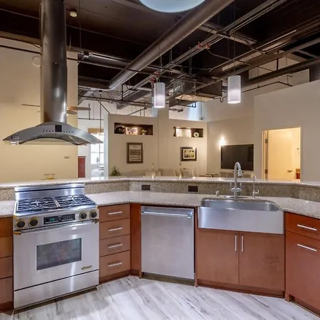 Apartamento Huge Luxury Loft Ac Roof Deck